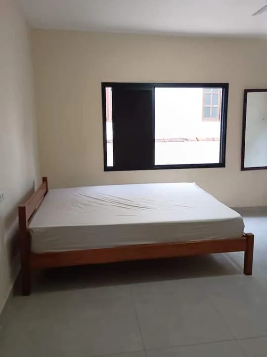 Quarto com cama de casal